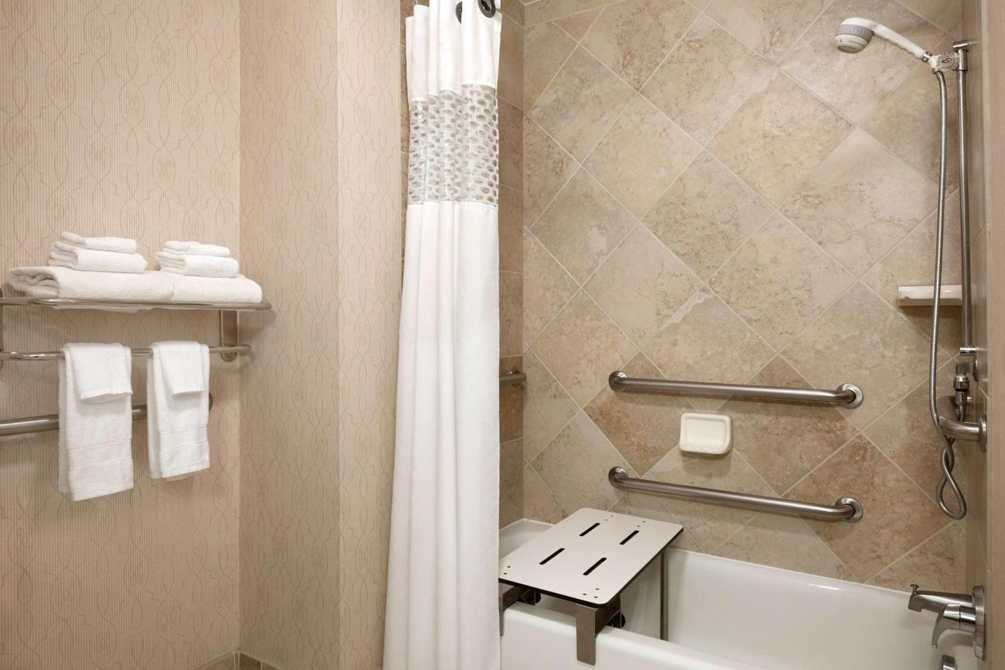 Hampton Inn & Suites Washington-Dulles International Airport Sterling Exterior photo